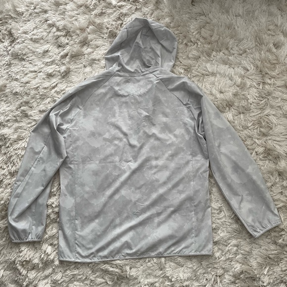 UNIQLO Men’s UV Protection Pocketable Parka US Size L Large New Without Tag - Picture 3 of 8